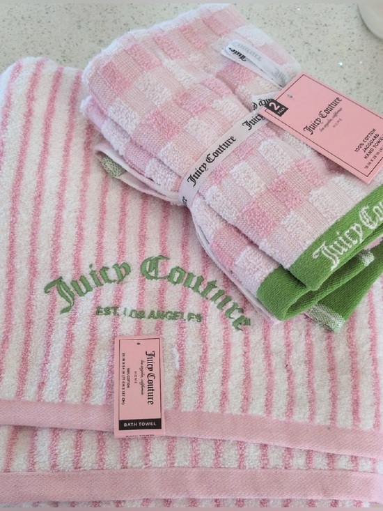 Juicy Couture Other - Juicy Couture Pink & Green Striped Towel Set NEW